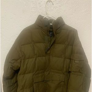 American Eagle 77  green olive puffy jacket